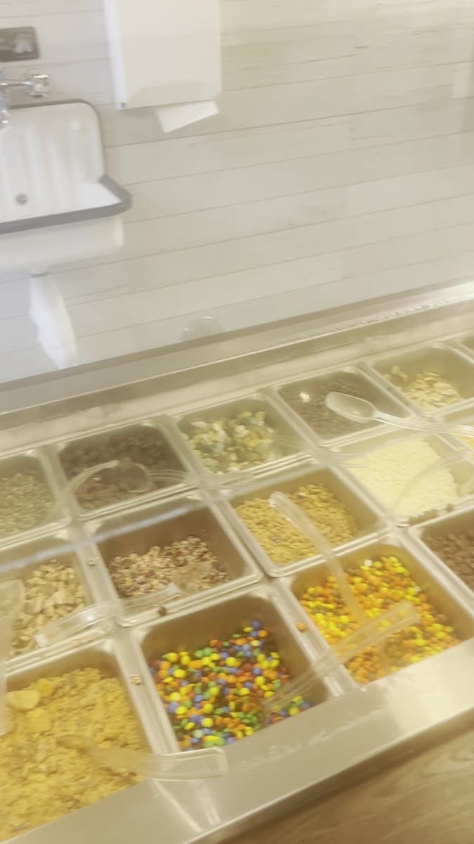 Chiller Bee Frozen Yogurt, photo 2