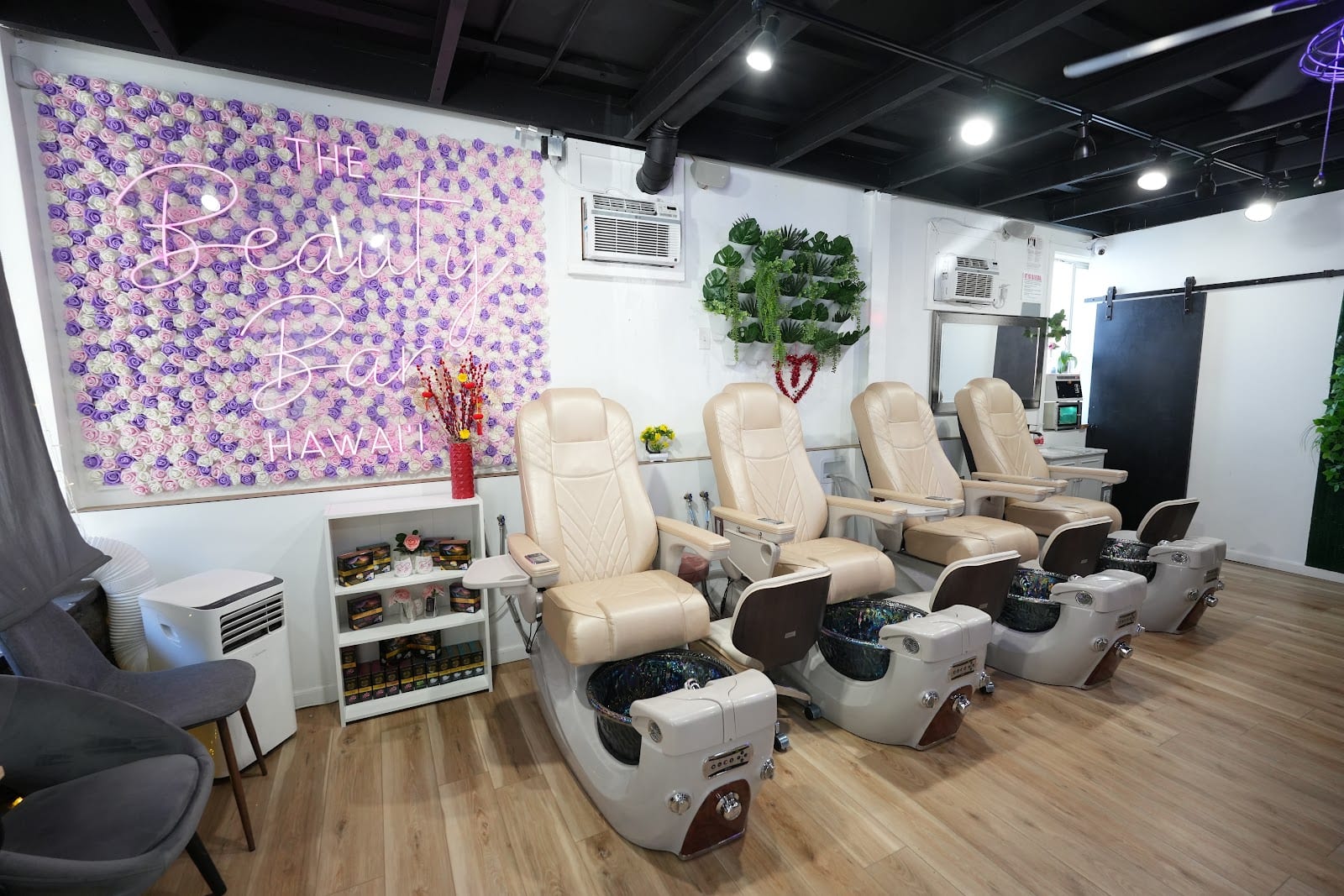 The Beauty Bar Hawai'i