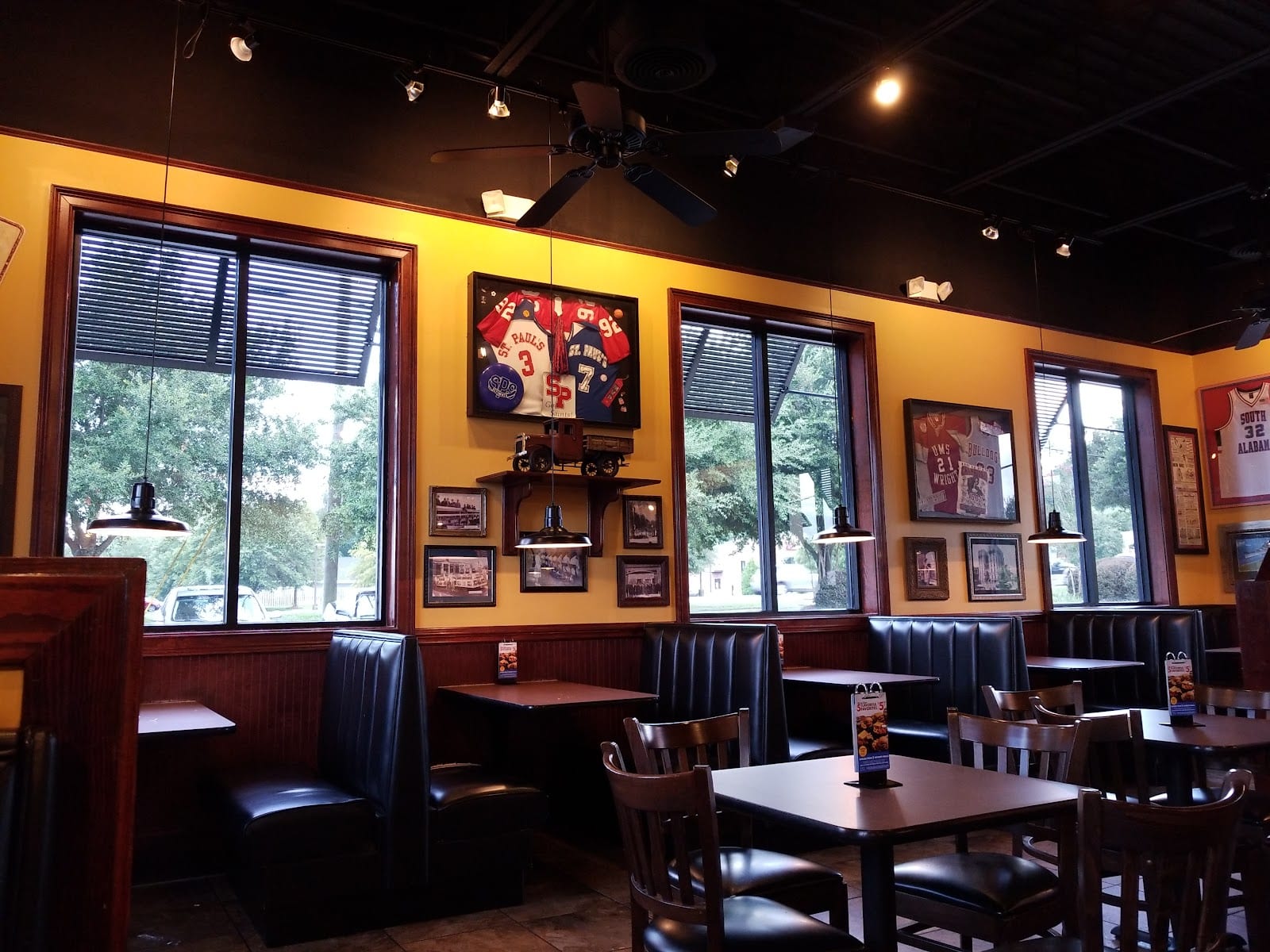 Zaxbys Chicken Fingers & Buffalo Wings, photo 2