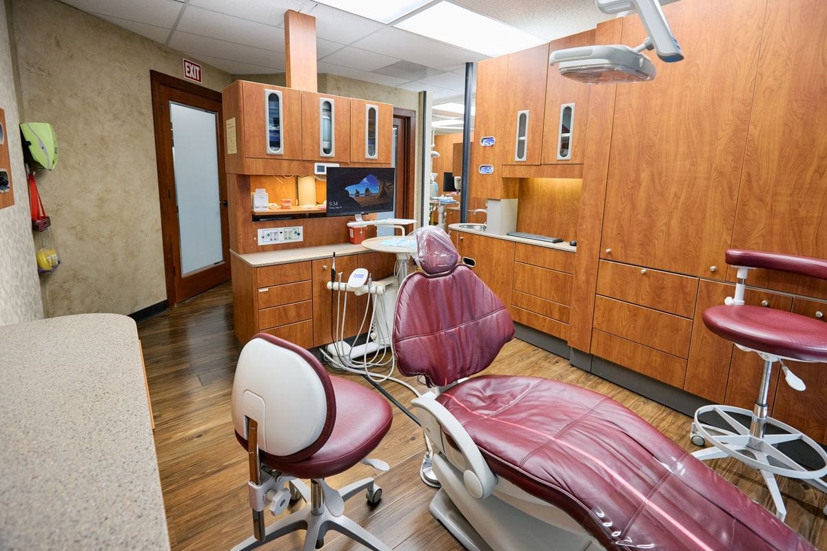 Yellow House Dental & Implant Center