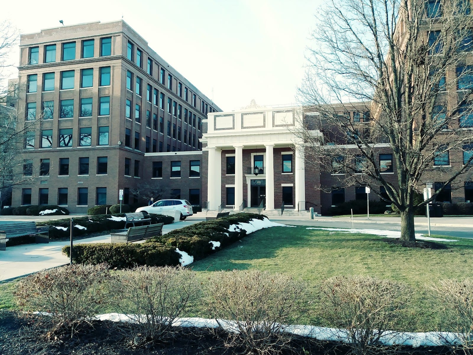 David and Ilene Flaum Eye Institute Crittenden, photo 3