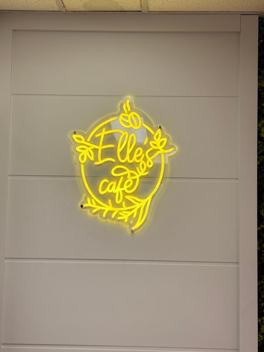 Elles Cafe