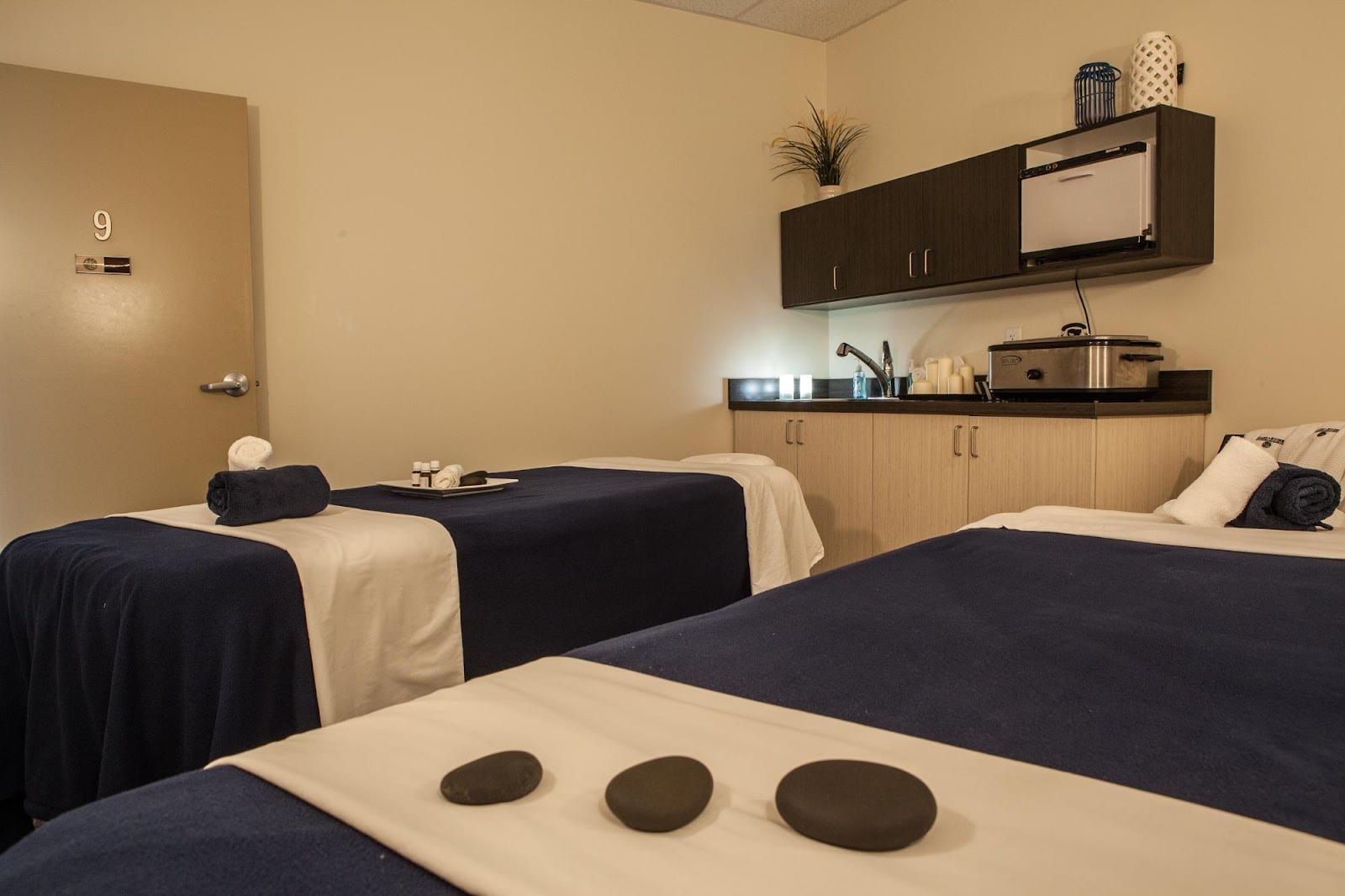 Hand & Stone Massage and Facial Spa - Bayview Village, photo 2