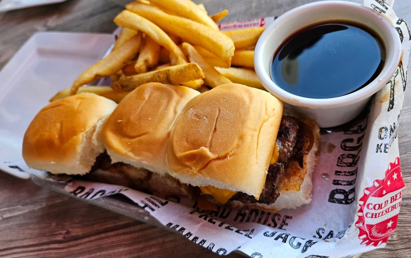 Cold Beers & Cheeseburgers, photo 3