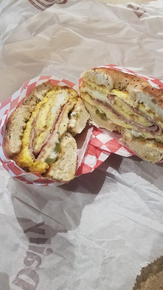 Henry's Donuts, photo 2