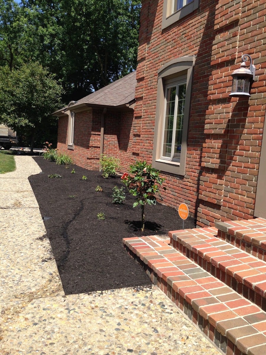 Green & Groom Landscape & Lawncare