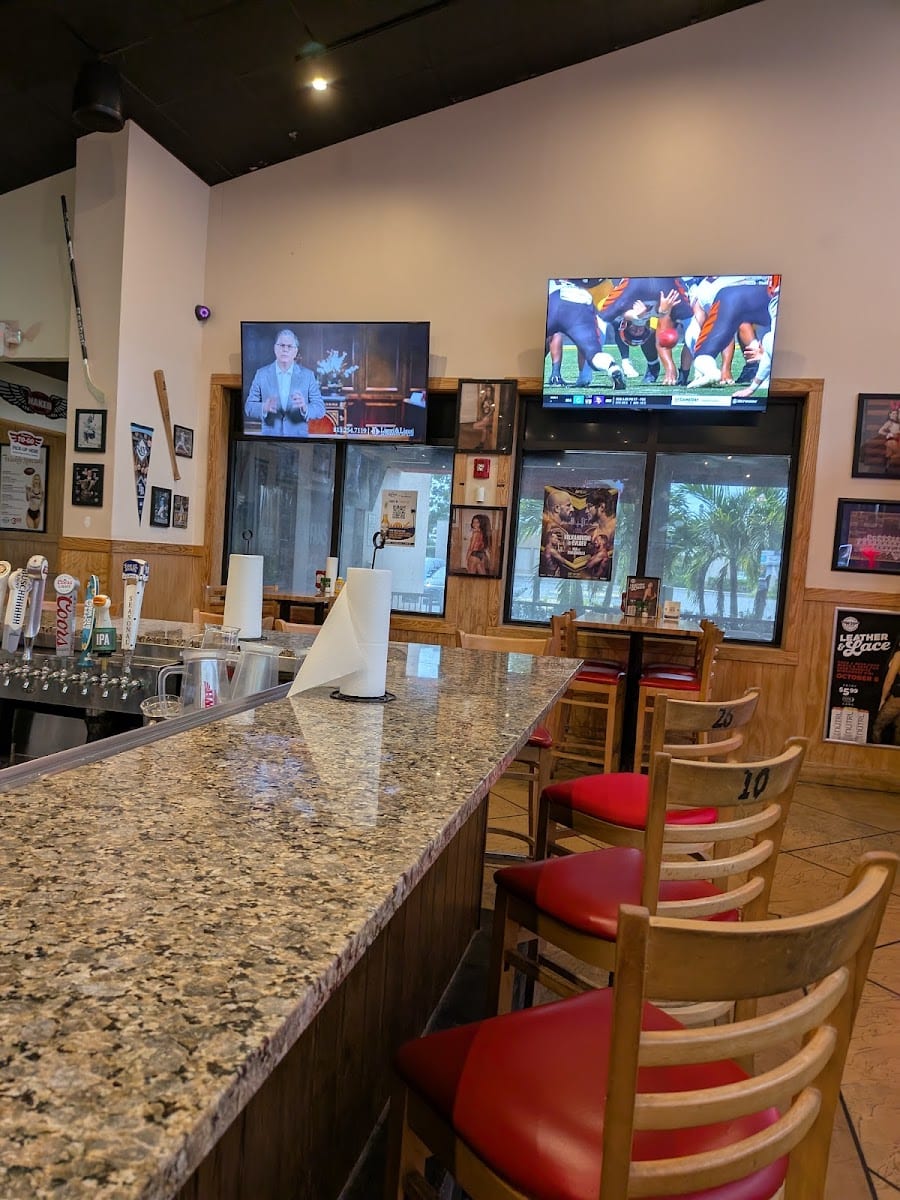 WingHouse Bar & Grill - Tampa Stadium