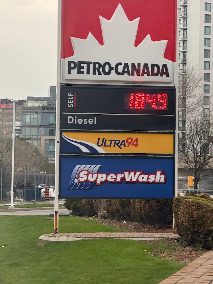 Petro-Canada & Car Wash, photo 2