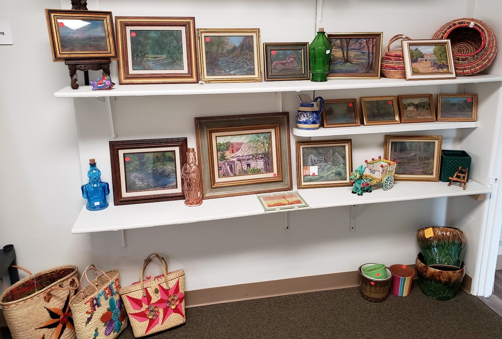 ART & ACCENTS, photo 2