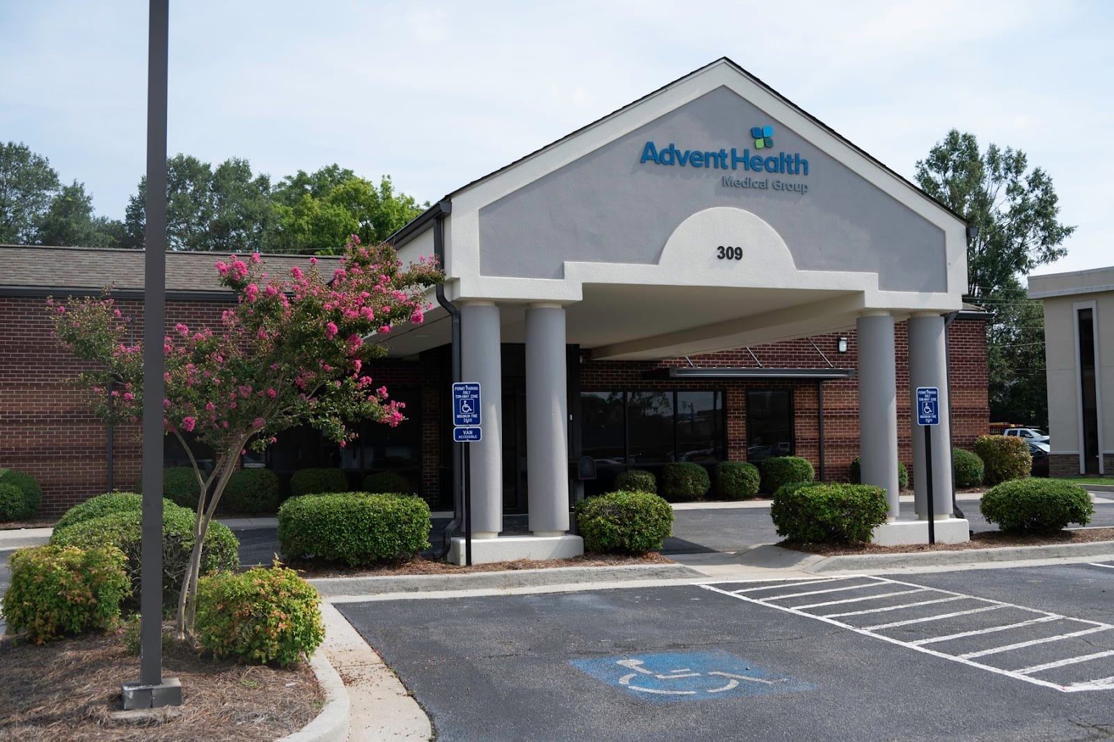 AdventHealth Medical Group Primary Care at W 10th Street, photo 4