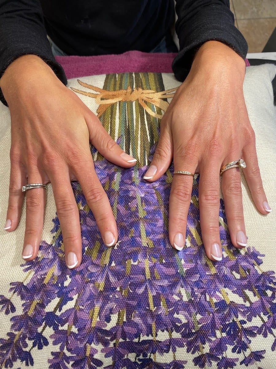 Deluxe Lavender Nail Spa, photo 3