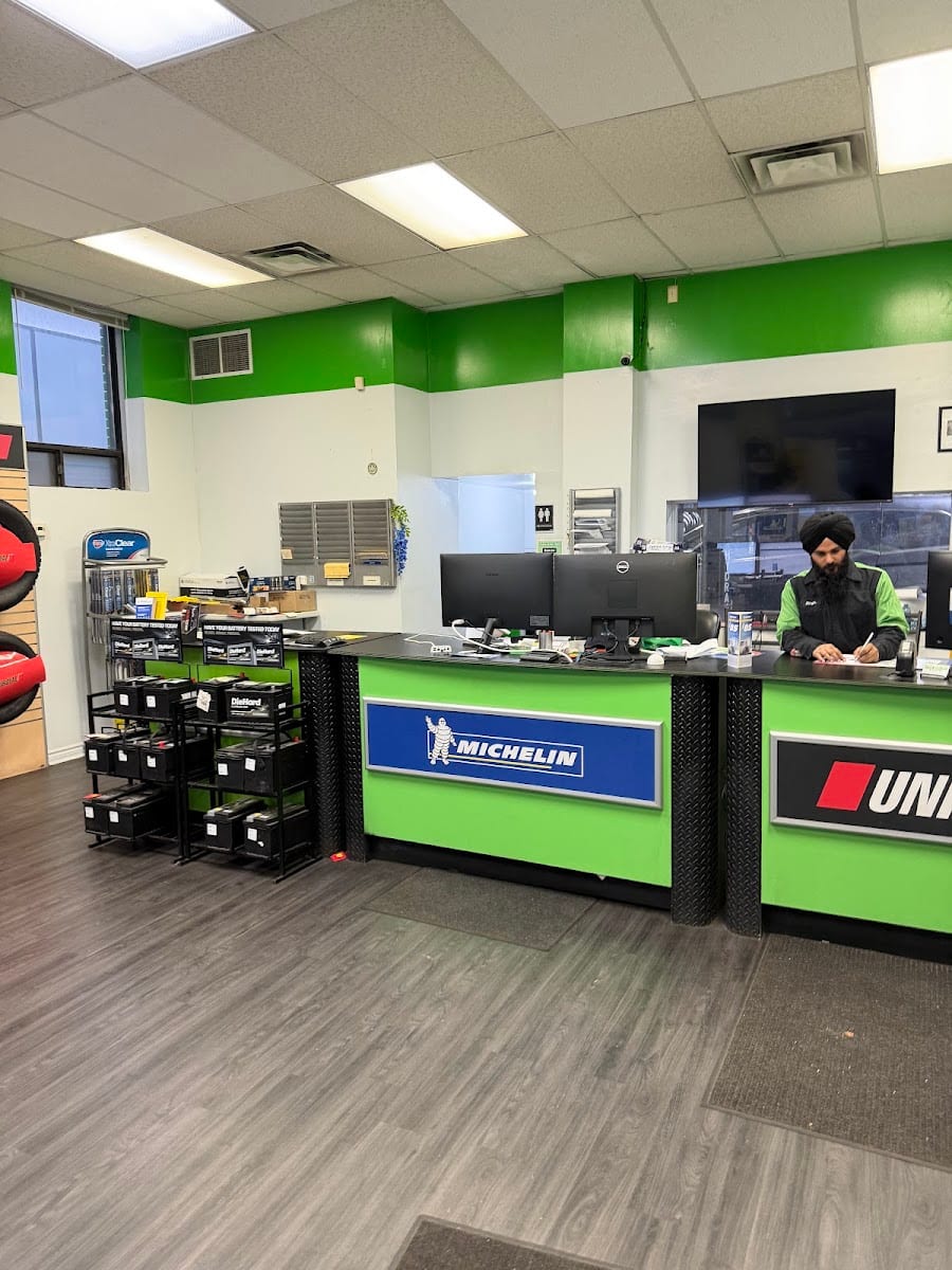 Active Green+Ross Tire & Automotive Centre, photo 3