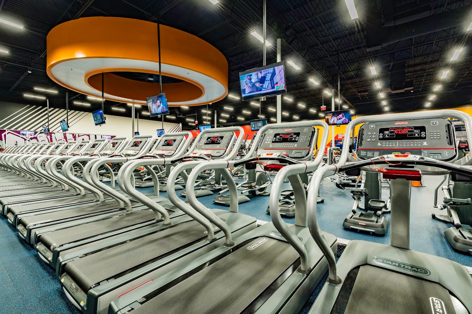 Crunch Fitness - Round Rock