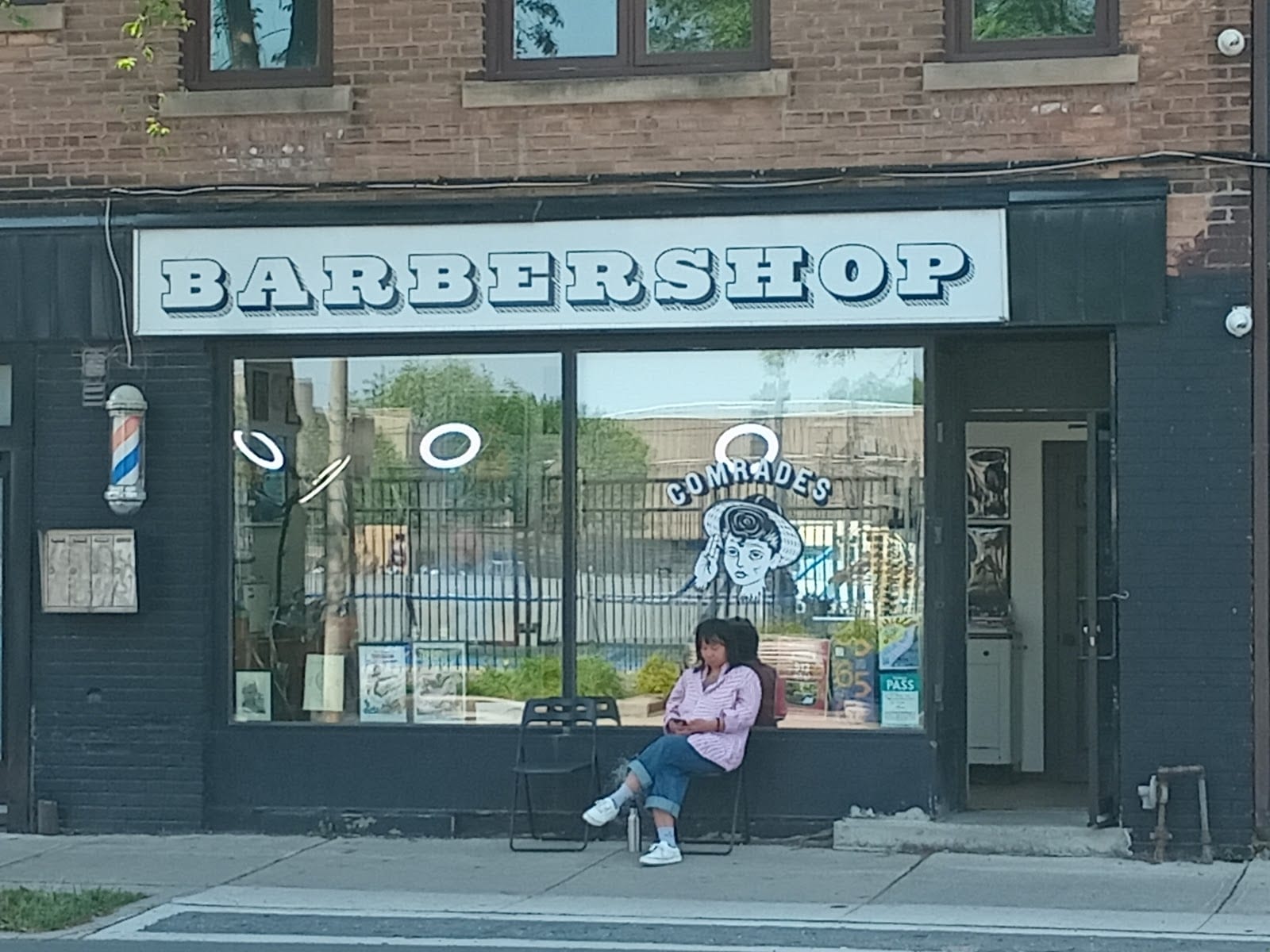 Comrades Barber Shop, photo 3
