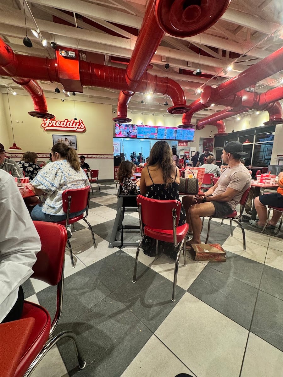 Freddy's Frozen Custard & Steakburgers, photo 2