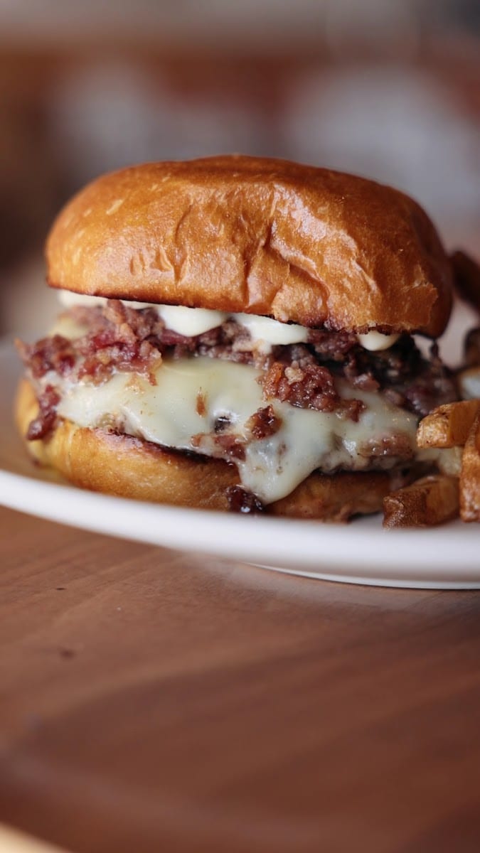 The Cut Handcrafted Burgers, photo 3