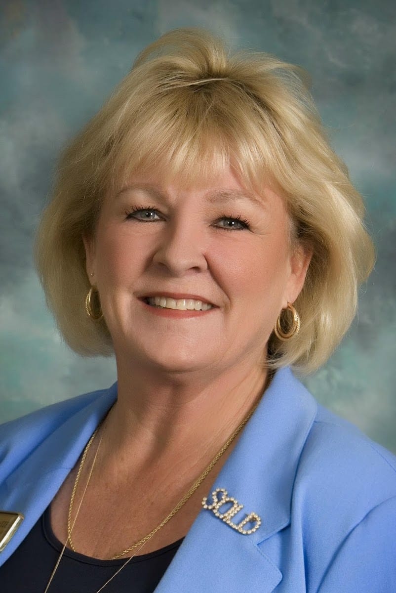 The Real Estate Lady ..........RE/MAX ANCHOR OF MARINA PARK, photo 3