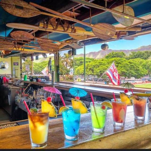 Hula’s Bar & Lei Stand
