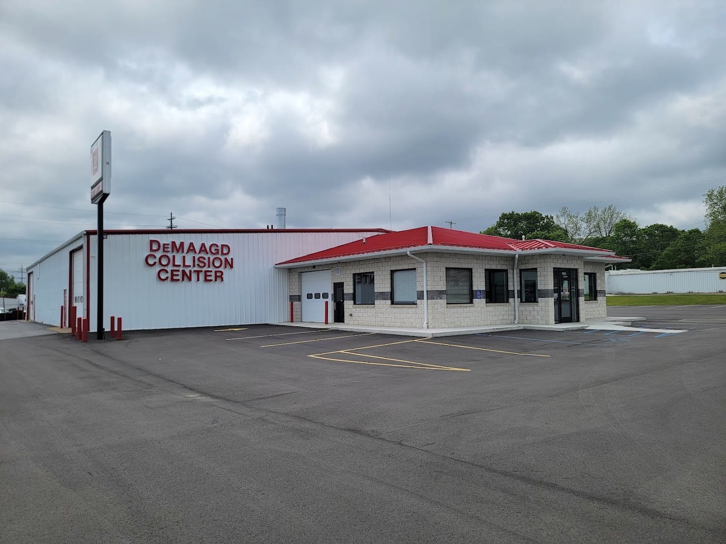 DeMaagd Collision Center - Auto Body Repair, photo 2
