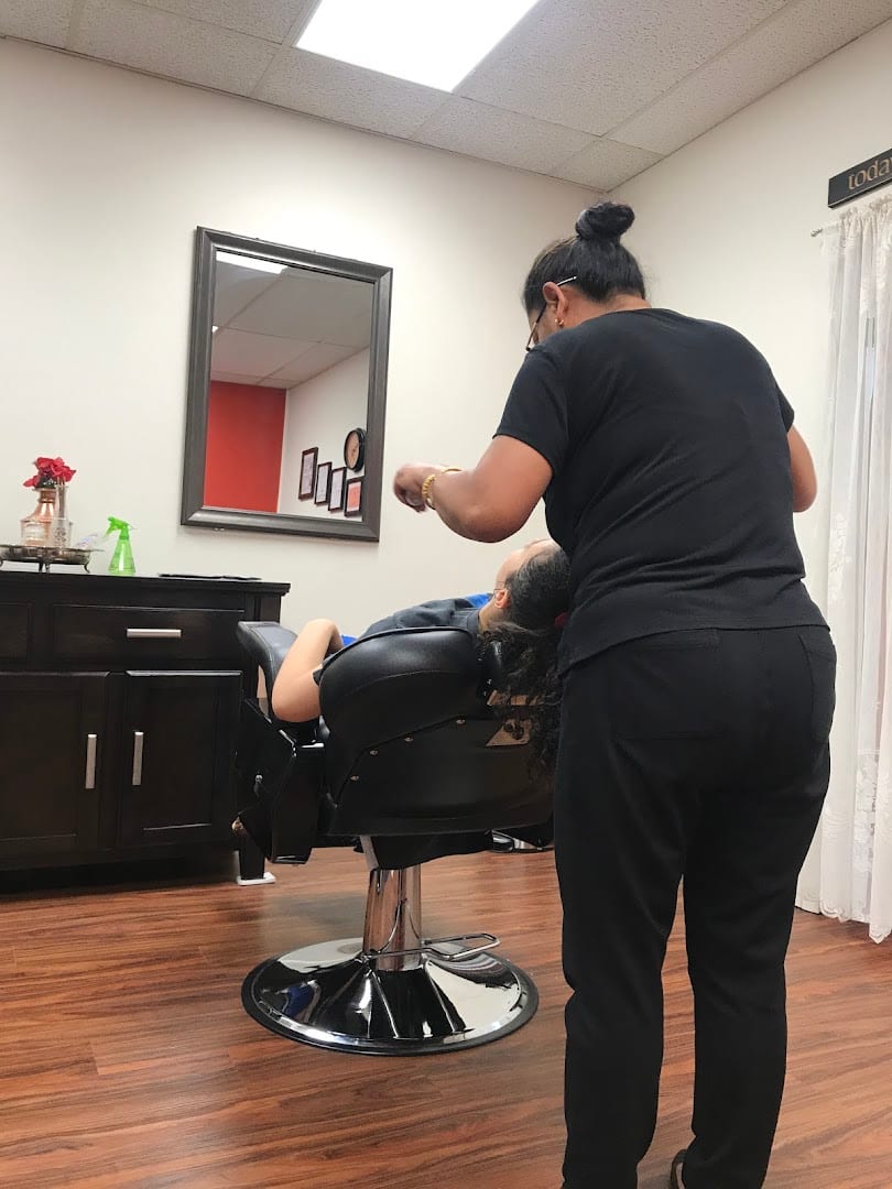 Brows Threading and Waxing, photo 2