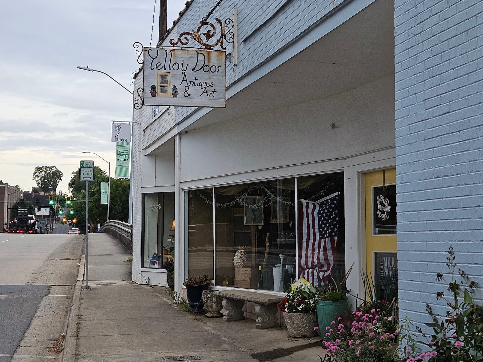 Rome River District Antiques and Art, photo 2