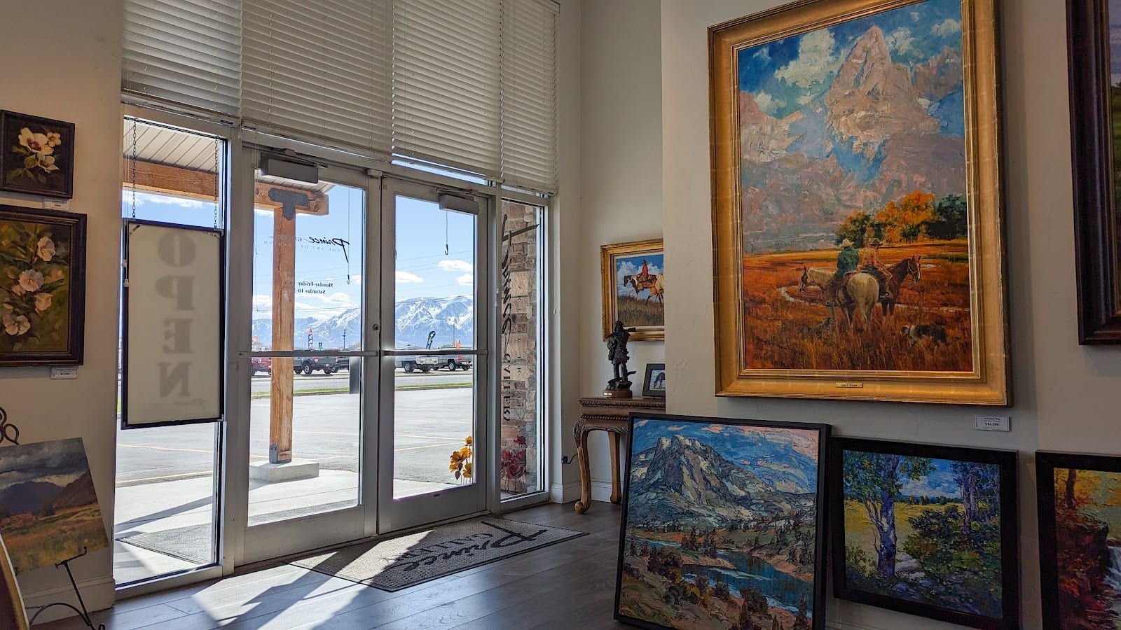 Prince Gallery, photo 4