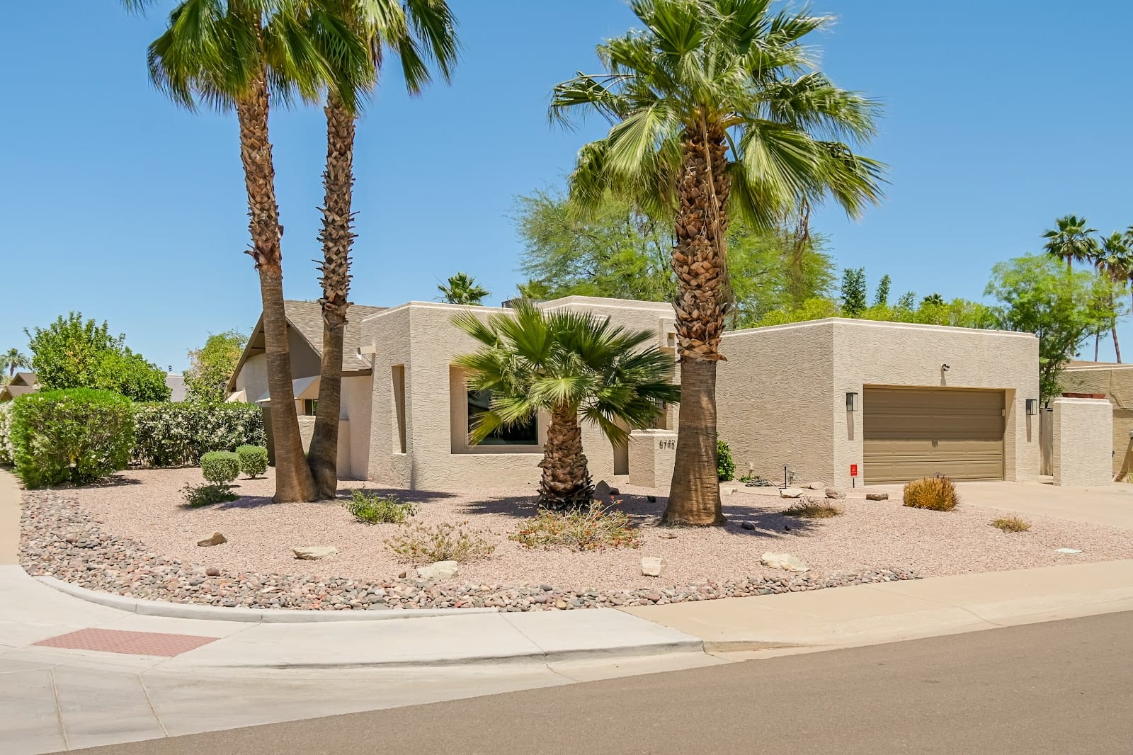 Chelsea Myers REALTOR - Photographer - RE/MAX Fine Properties, photo 3
