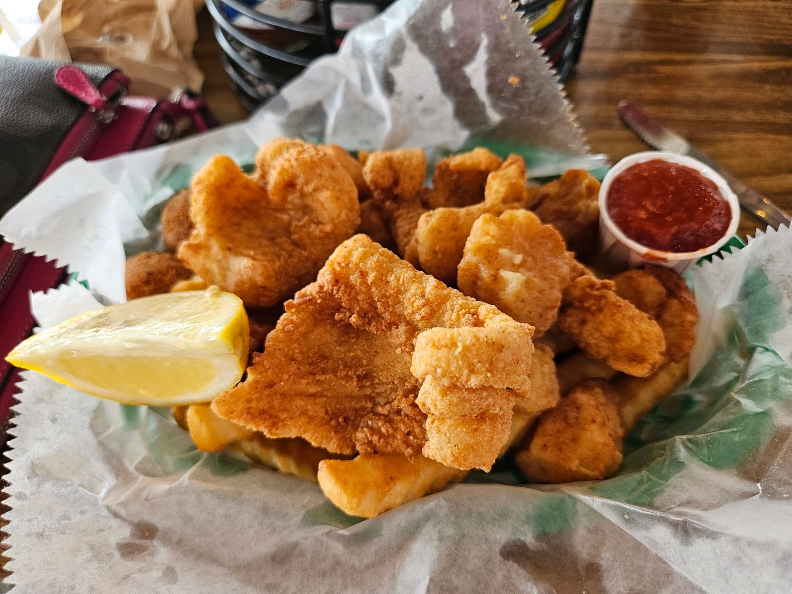 Bayou Joes Marina & Grill