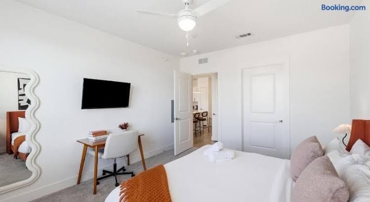 Stylish 1BR near PGA and Universal Studios with Pool and Gym, photo 2