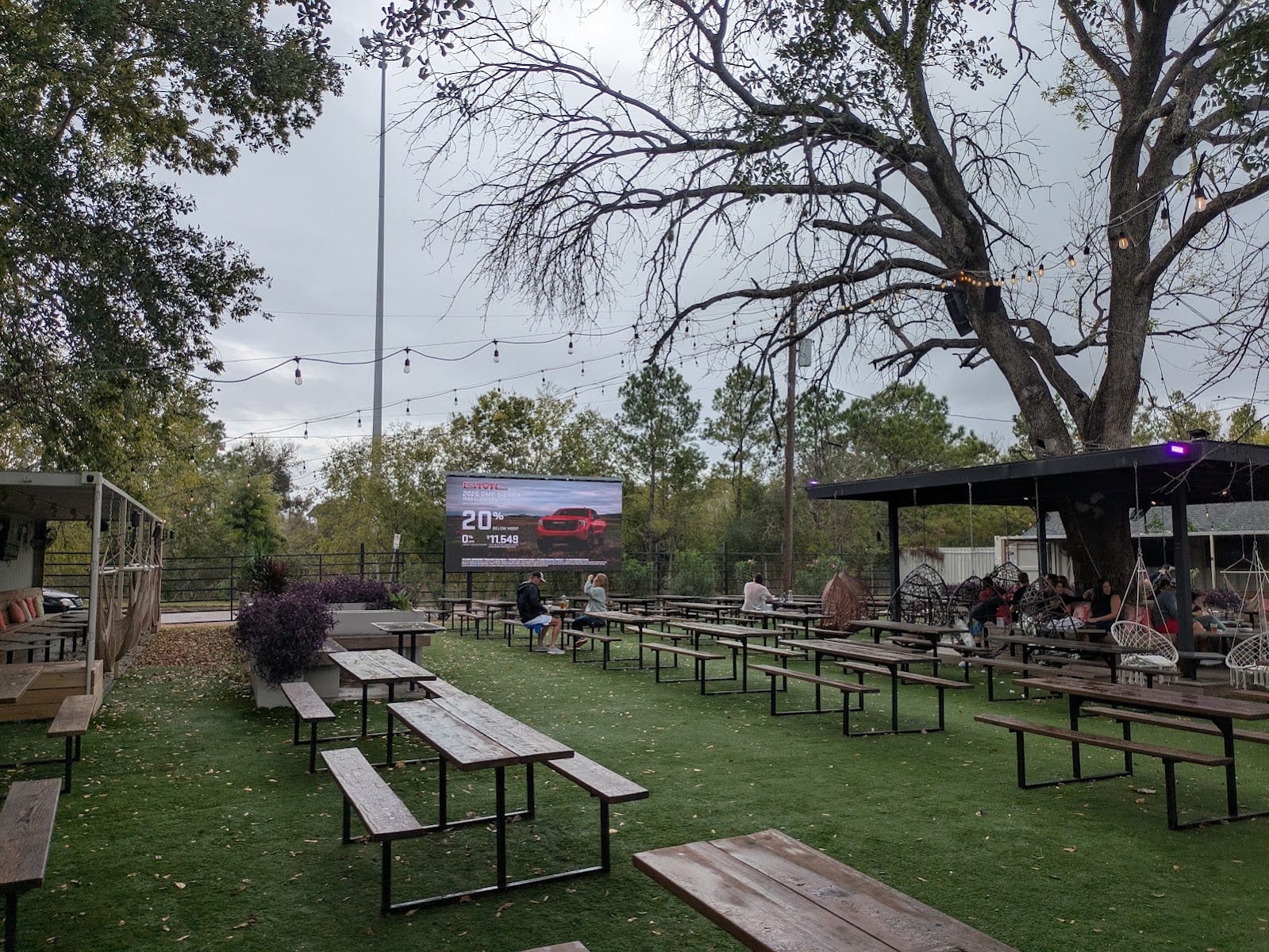 White Oak Social, photo 2