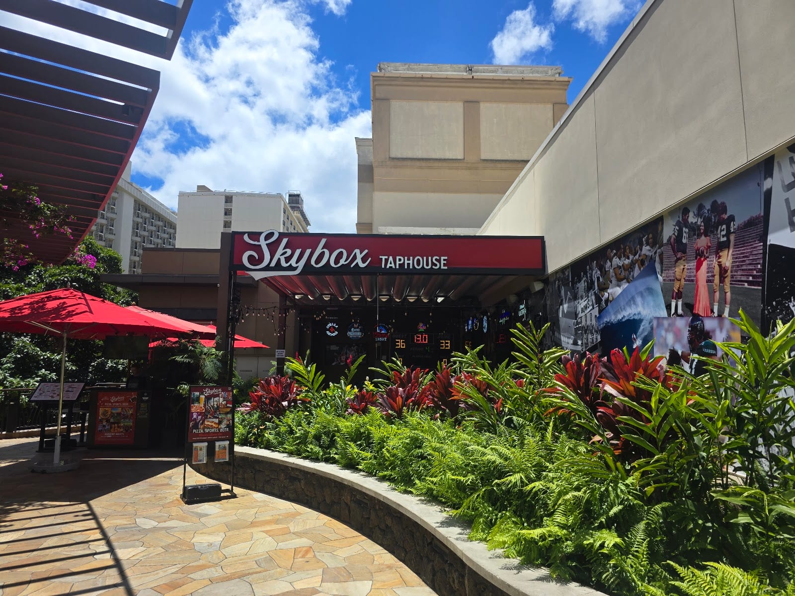Skybox Taphouse: Sports Bar, photo 2