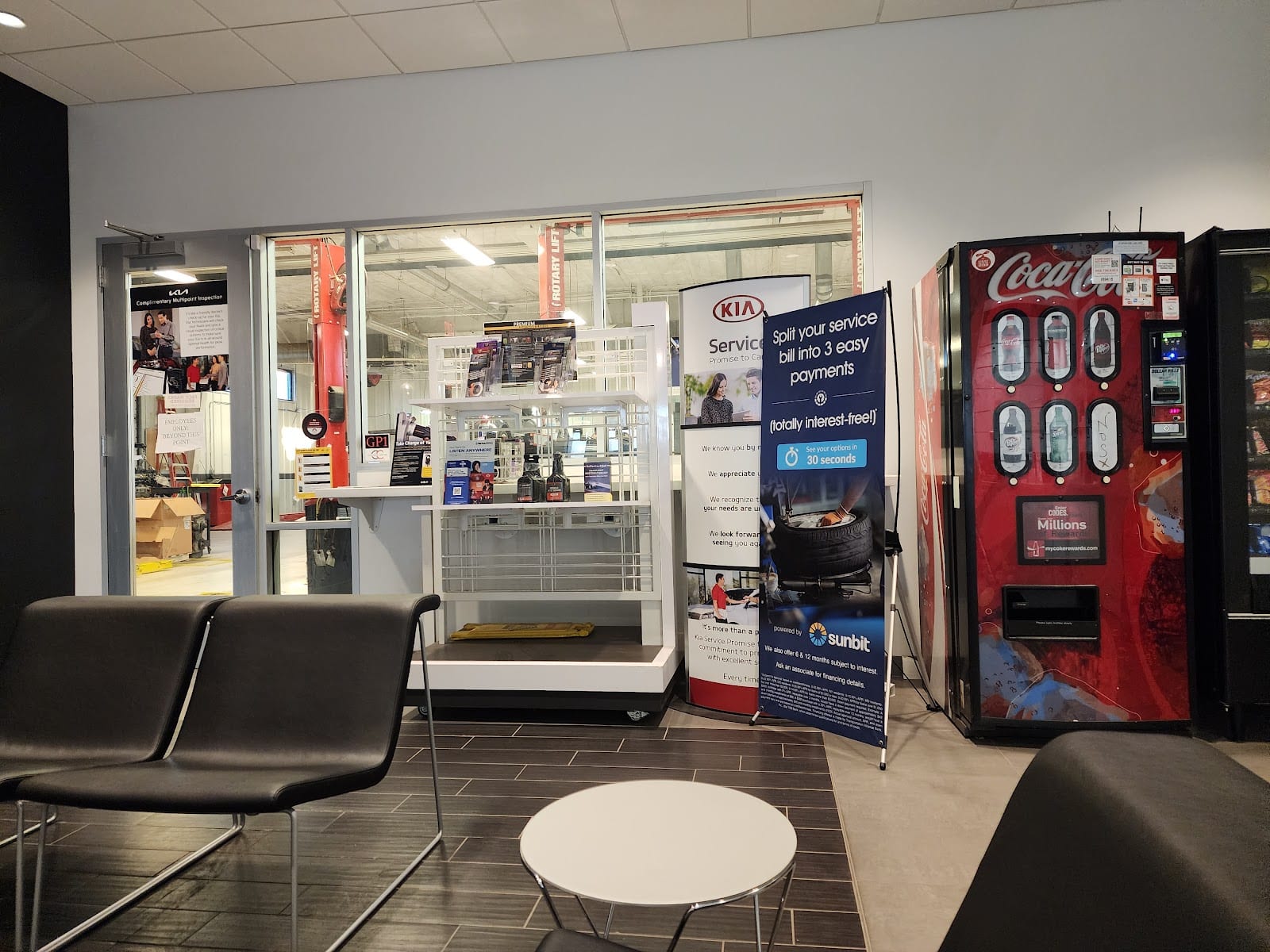 Group 1 Kia Hub City Service Center, photo 2