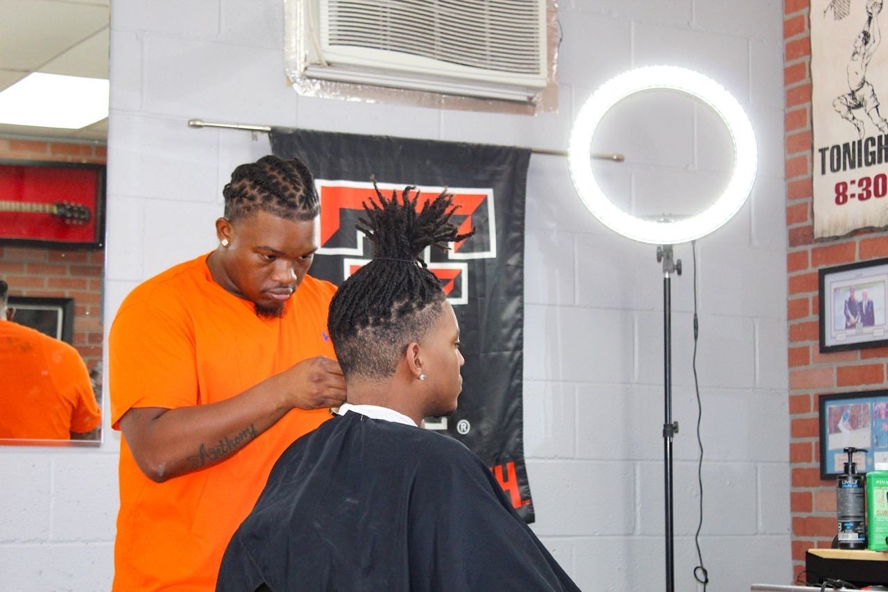 Razor's Edge Barbershop