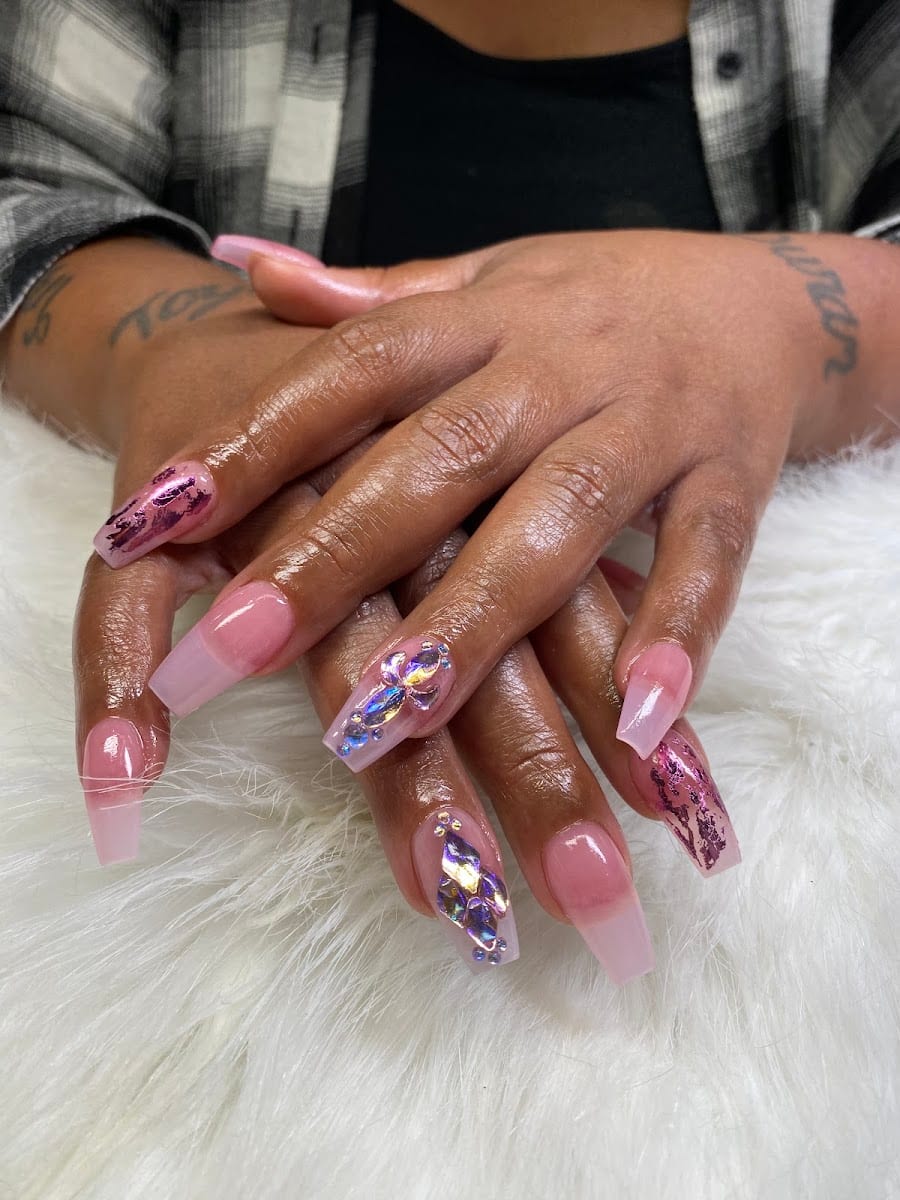 Studio Nails Salon & Spa