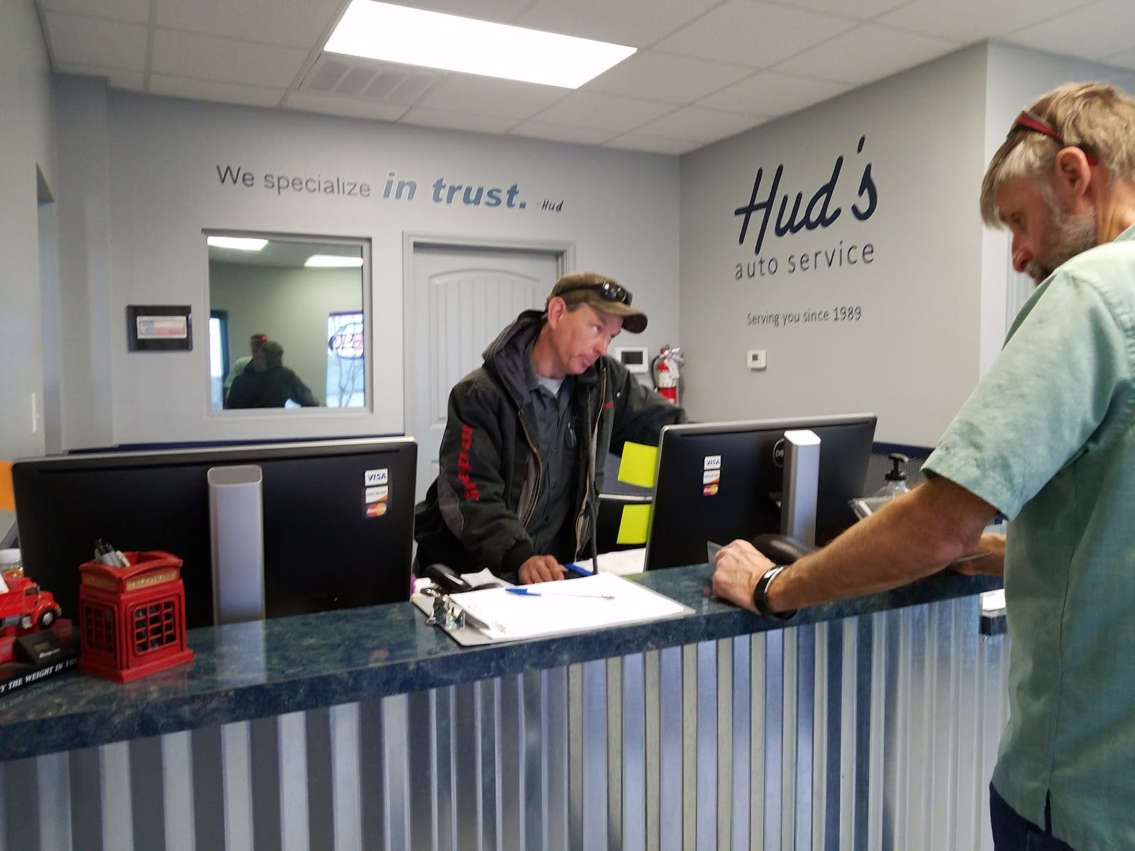 Hud's Auto, photo 4