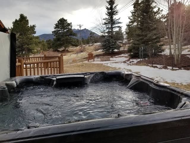 Large Mountain home with HOT TUB, arcade, frisbee golf, and more!, photo 2