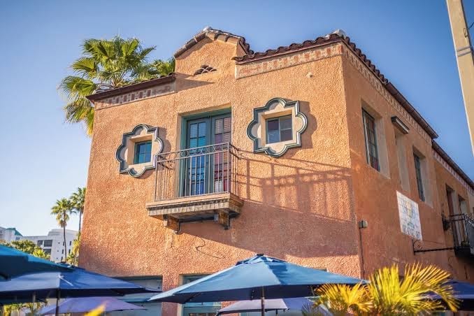 Gorgeous Downtown Sarasota, Historic Laurel Park Home.