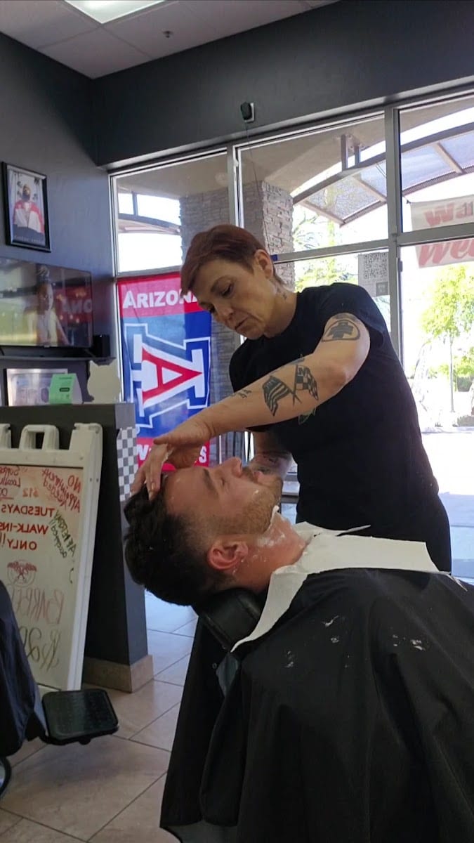 Marathon Cuts Barbershop, photo 2