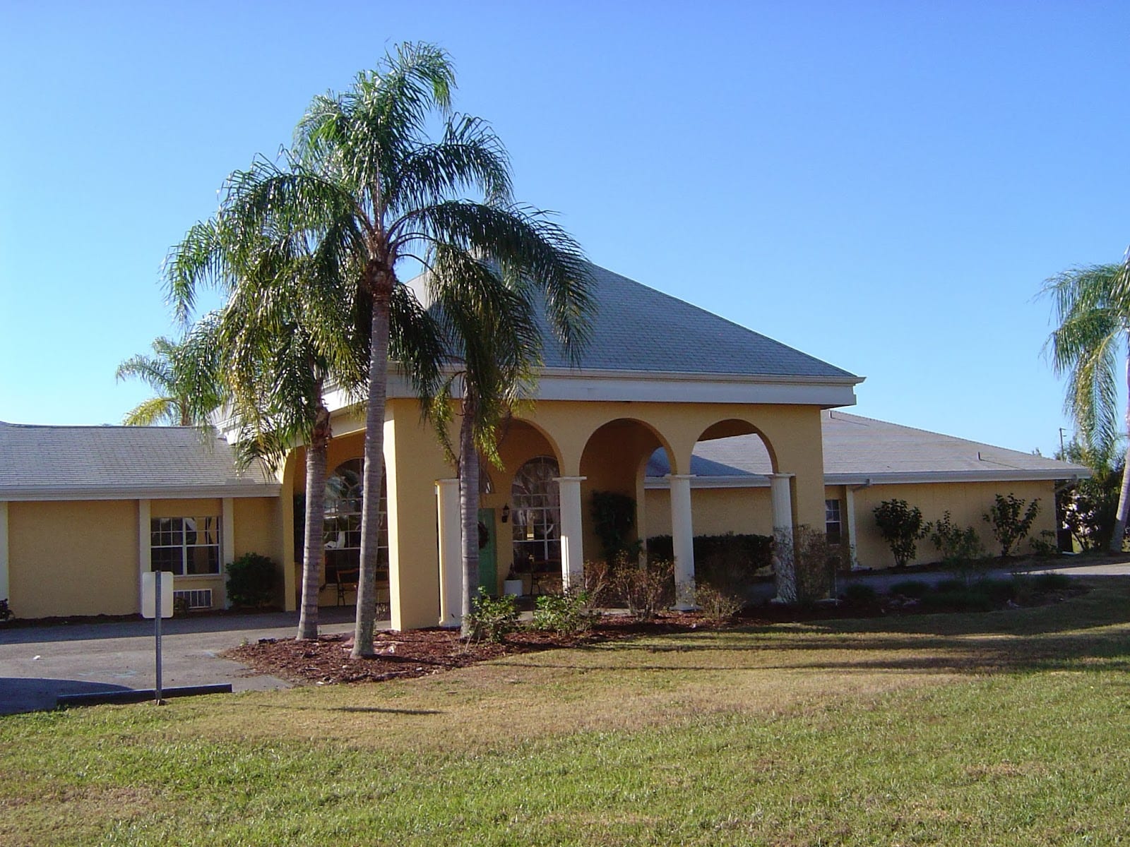 Courtyard Retirement Center, photo 2