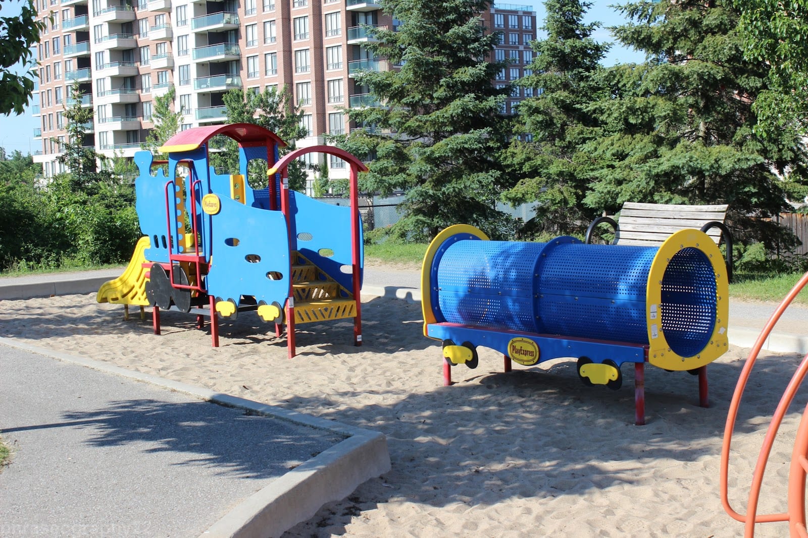 Junction Parkette, photo 2