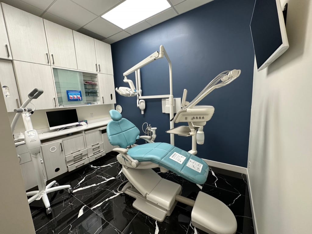 Diamond Dental Clinics - Dr. Rad, photo 4