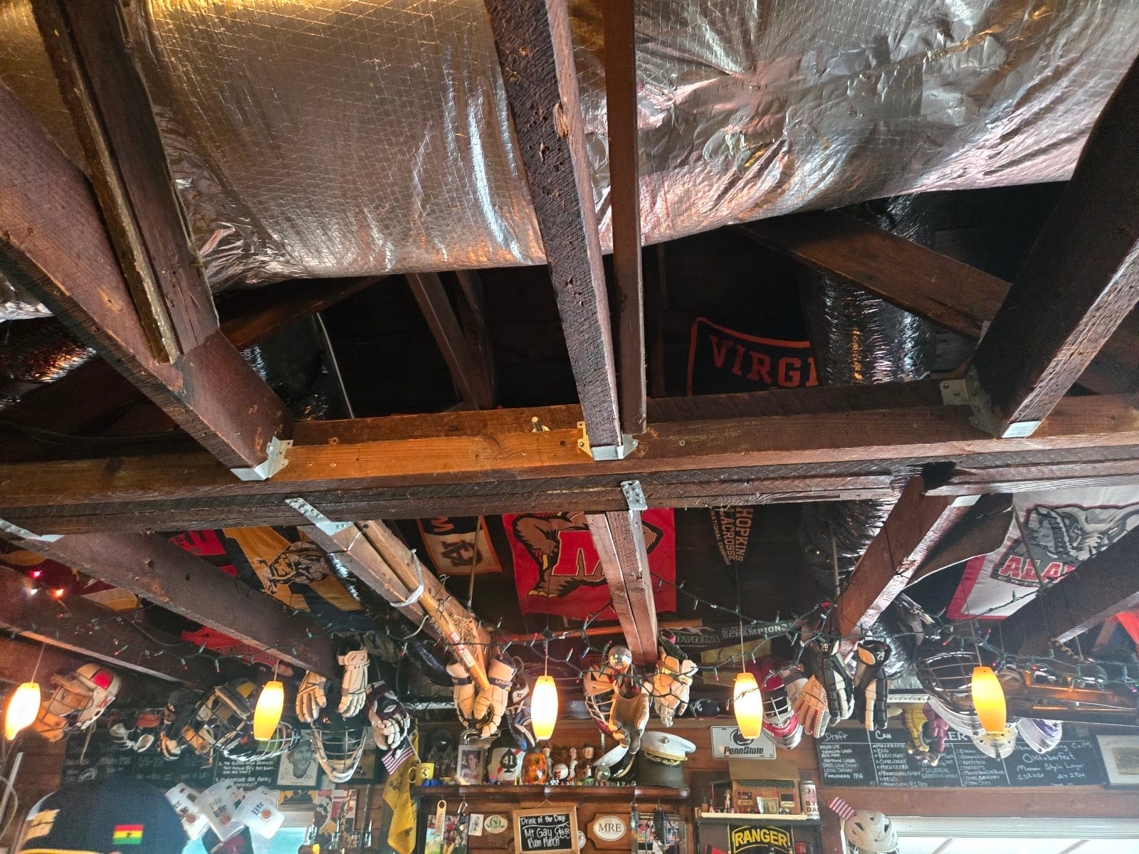 Davis' Pub