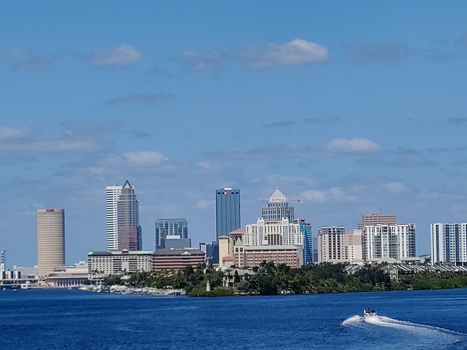 Yacht StarShip Cruises & Events