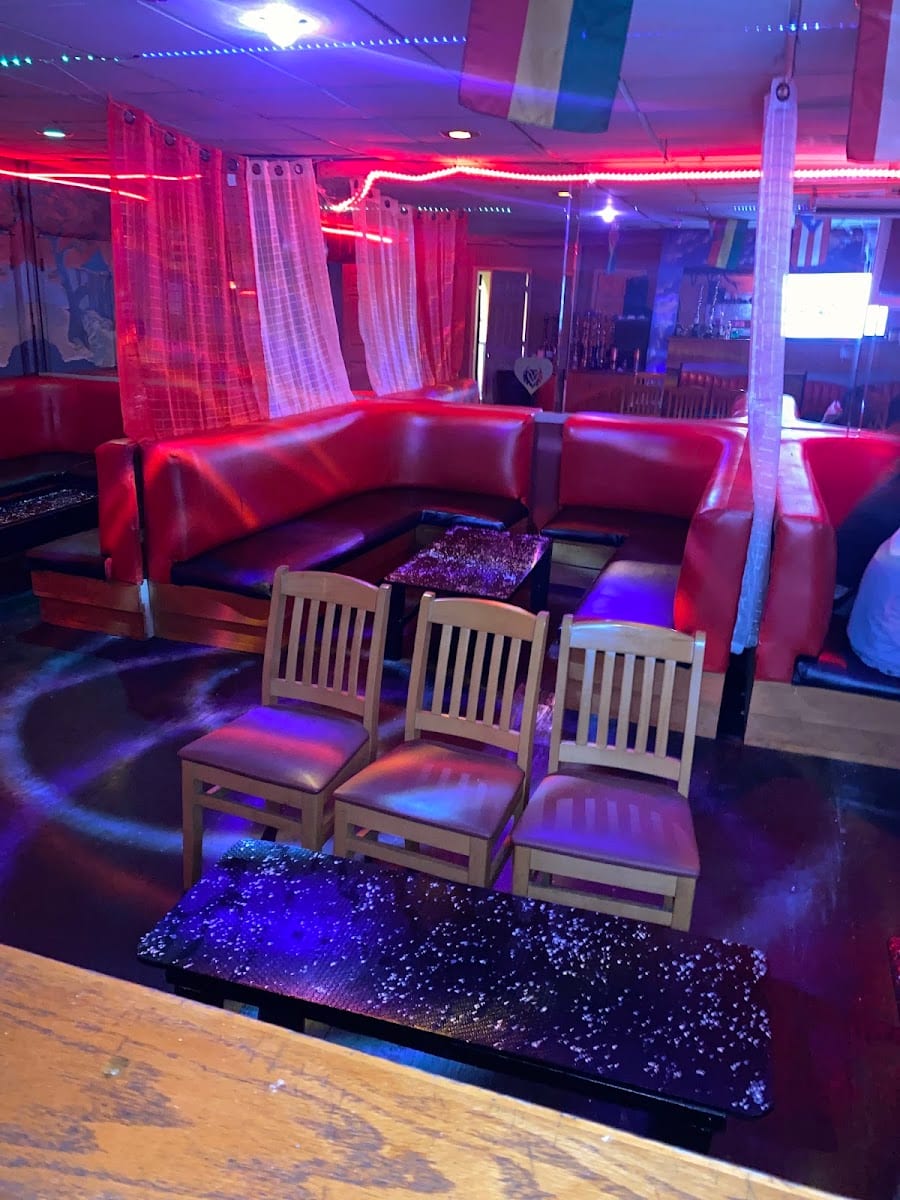 UN Cafe and Hookah Lounge