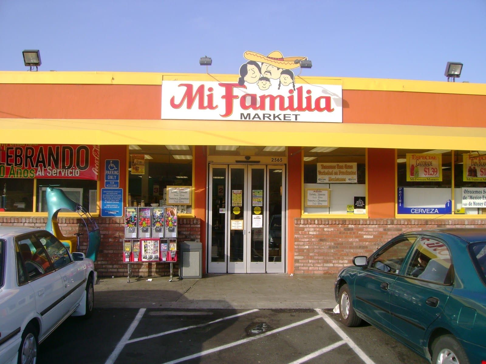 Mi Familia | Market & Taquería