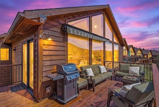 Estes Park | Mountain Basecamp | Hot Tub & Fireplace