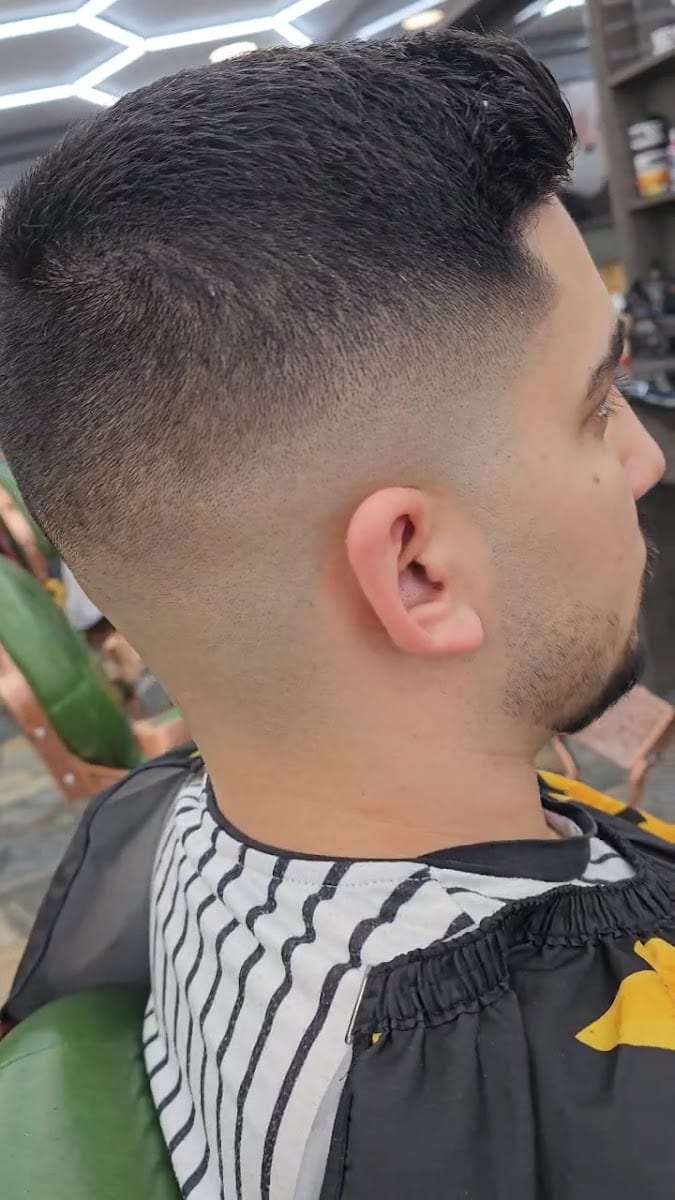 Master of Barbers, photo 2