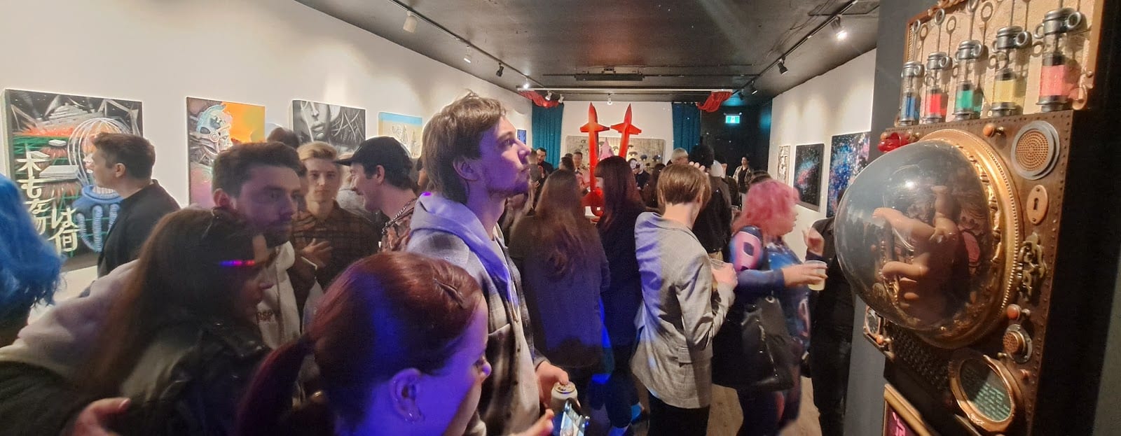 Super Wonder Gallery, photo 2