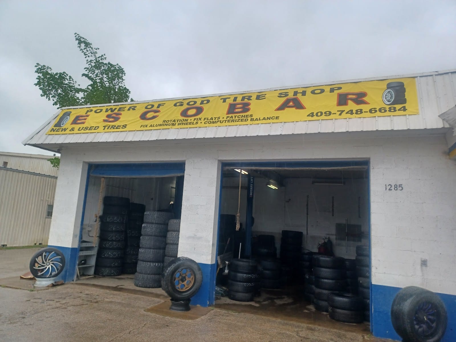 Power of God tire shop Escobar, photo 2