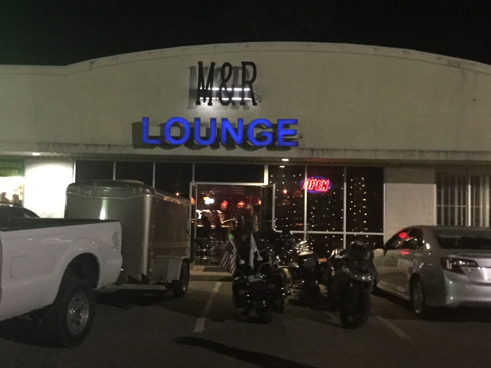 M&R Lounge